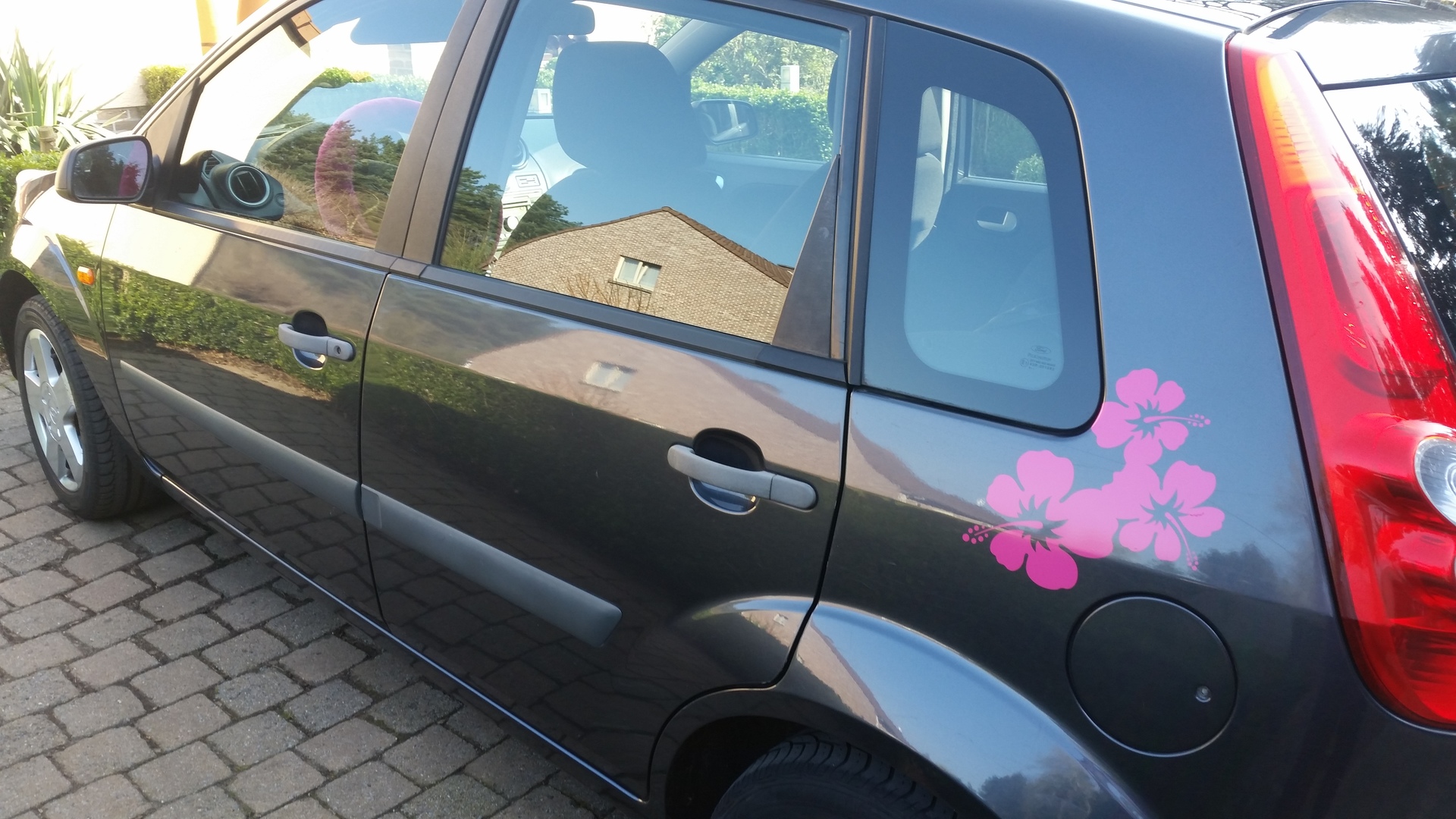 Yani's photograph of their Three Lovely Hibiscus Flowers Corner Sticker